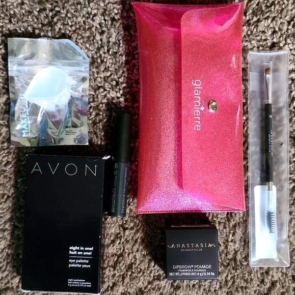 HOST PICK 🎉Clinique Anastasia Avon eye bundle Mascara &Pomade w/brush &bag NEW - Picture 2 of 10